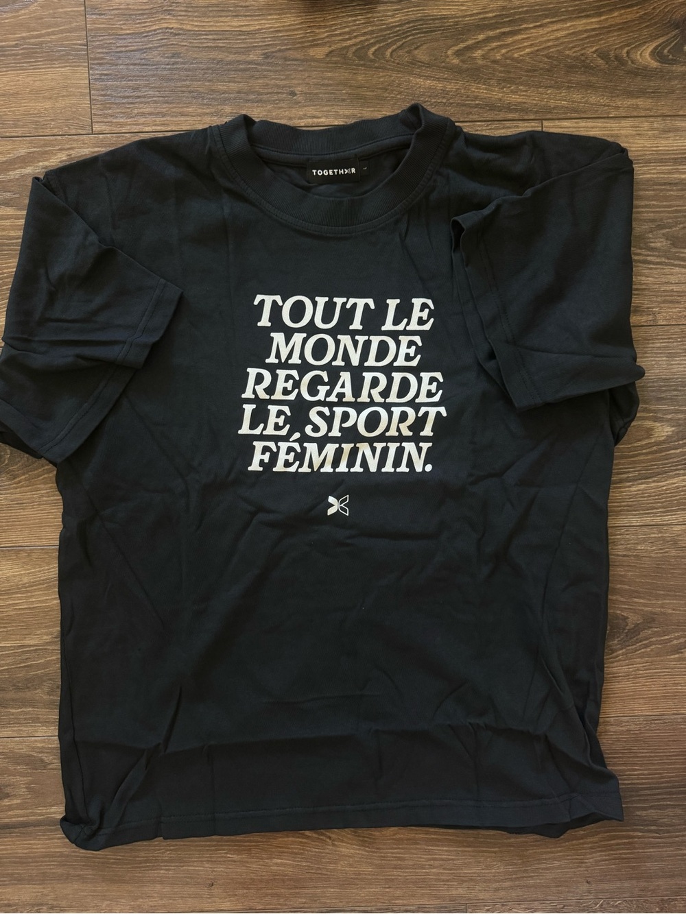 New RARE Everyone Watches Women’s Sports French Black T-Shirt Size L